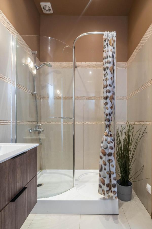 Simkaus Abstrakcija Apartment ไคลเพดา ภายนอก รูปภาพ